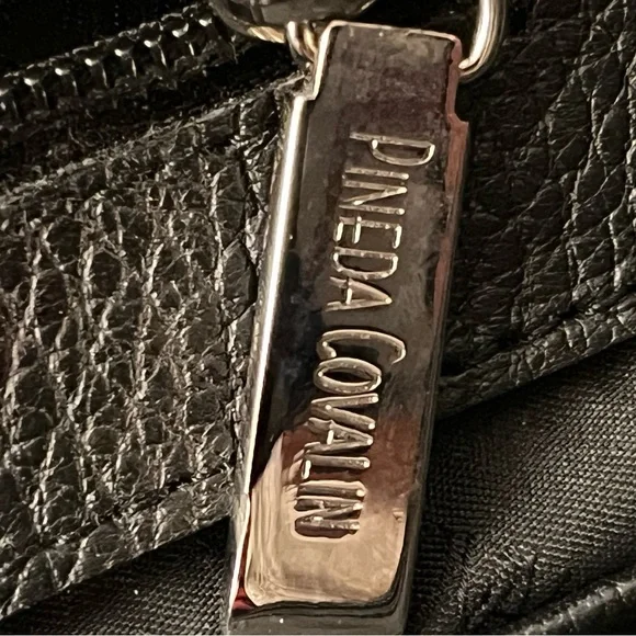 VINTAGE RARE Pineda Covalin Tote
Floral White Snowflakes Print - Picture 7 of 16